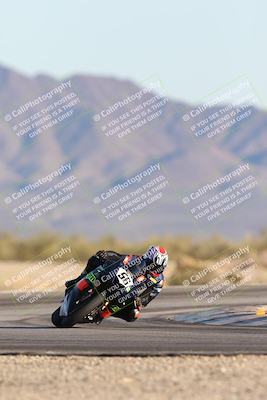 media/Dec-07-2025-CVMA (Sun) [[3e7d2de5dc]]/Race 16-Formula Middleweight/